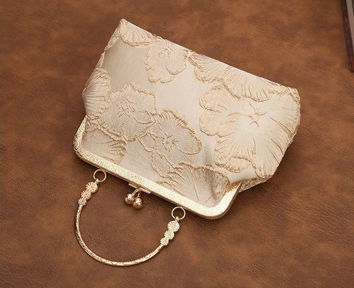 云中月 新中式夹子包庄严手提口金包珍珠包 Moon-in-the-Clouds New Chinese-Style Clip Bag – Elegant Frame Handbag with Pearl Details