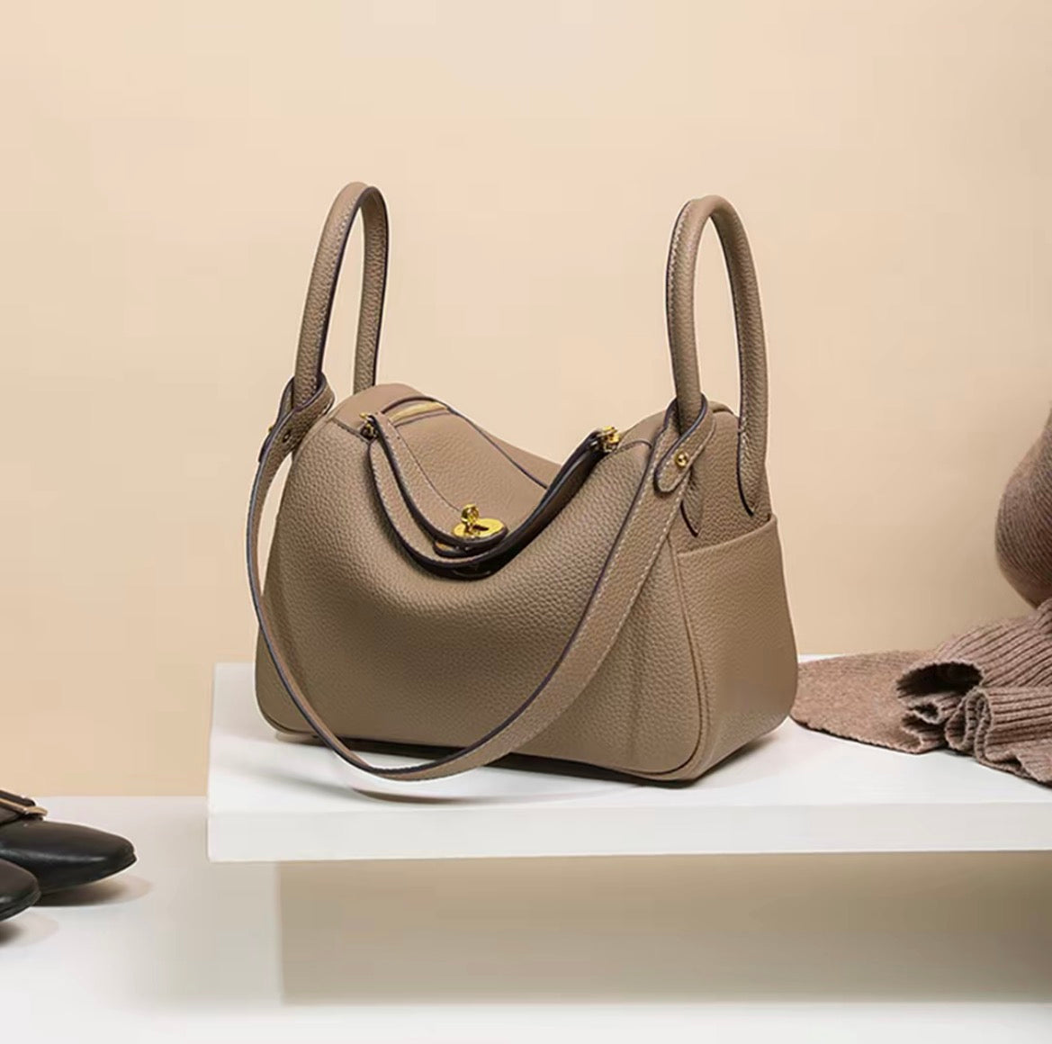 LINDI VERA Women’s Genuine Leather Doctor Bag Large-Capacity Pillow Shoulder Handbag