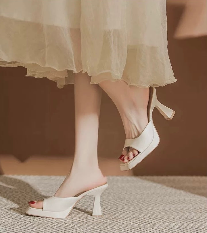 漆皮百搭粗跟复古方头小众高跟鞋 Retro Square-Toe Chunky Heels in Patent Leather