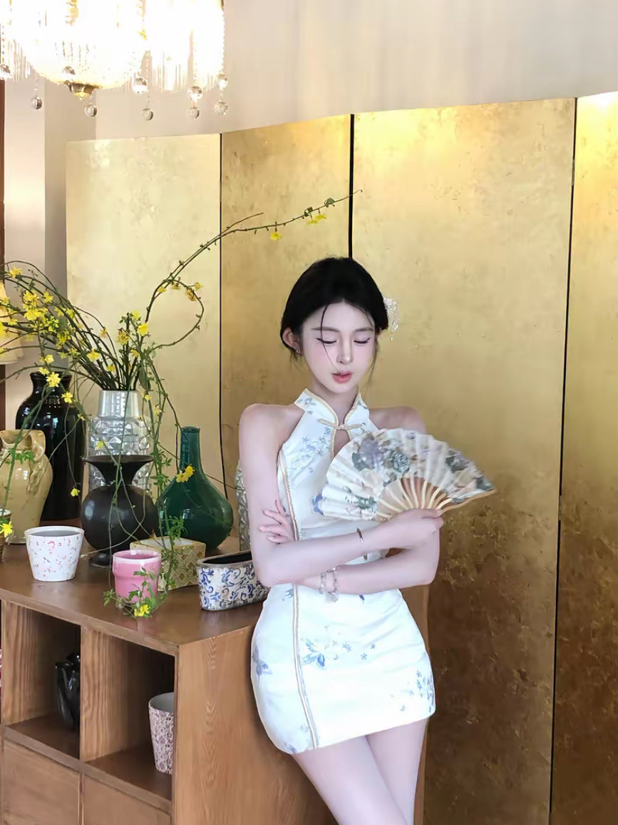 烟雨如梦 气质挂脖短款旗袍 Misty Dream Halter Neck Short Qipao with Elegant Charm