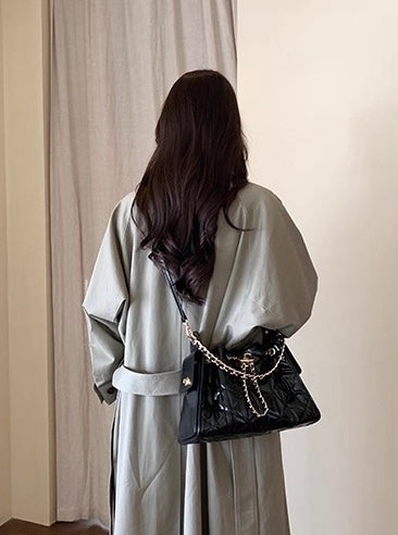 Lumière Glossy Quilted Chain Bag
