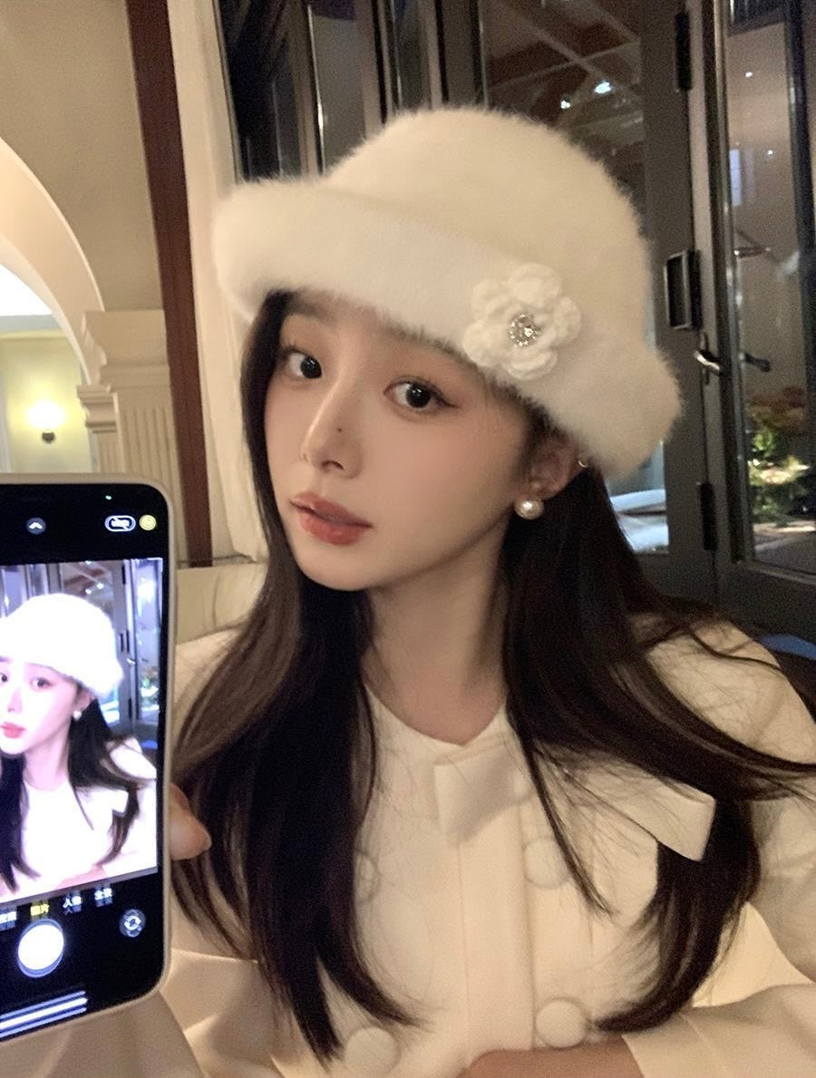 欧爵夫人 山茶花仿兔毛小香风卷边礼帽 Madame Oujue Camellia Faux Rabbit Fur Chanel-Inspired Rolled-Brim Hat