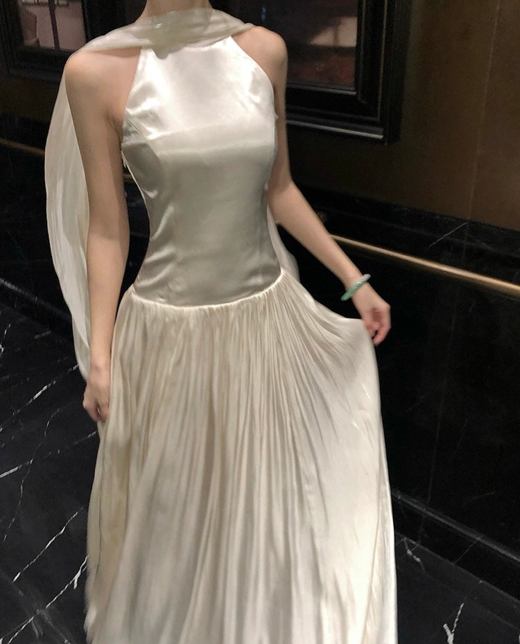 优雅回归 法式挂脖小轻礼服绝美连衣裙 Elegant Return · French Halter Mini Evening Dress