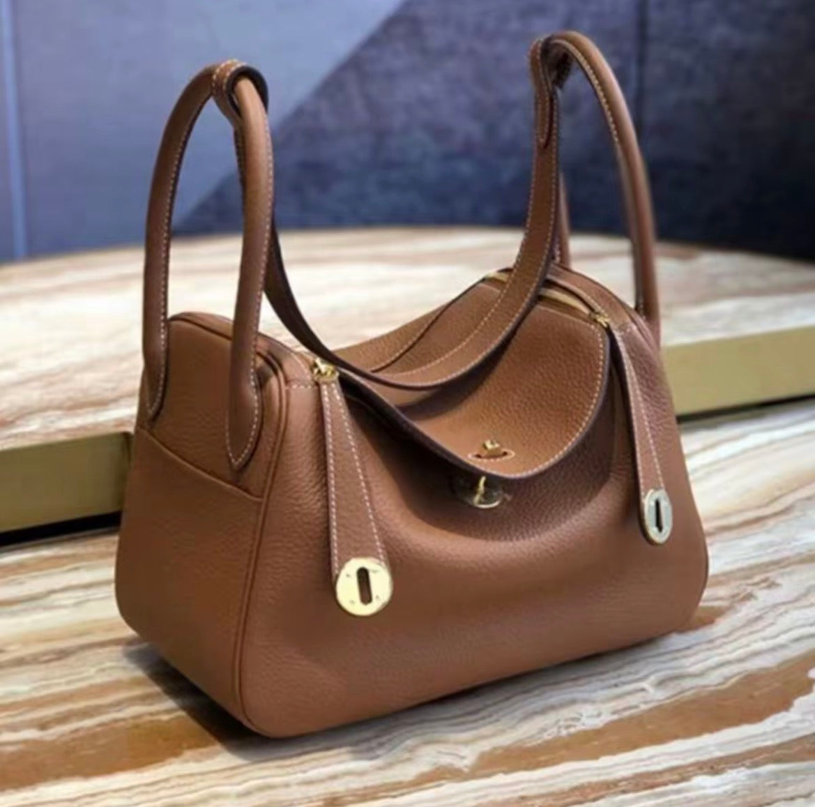 LINDI VERA Women’s Genuine Leather Doctor Bag Large-Capacity Pillow Shoulder Handbag