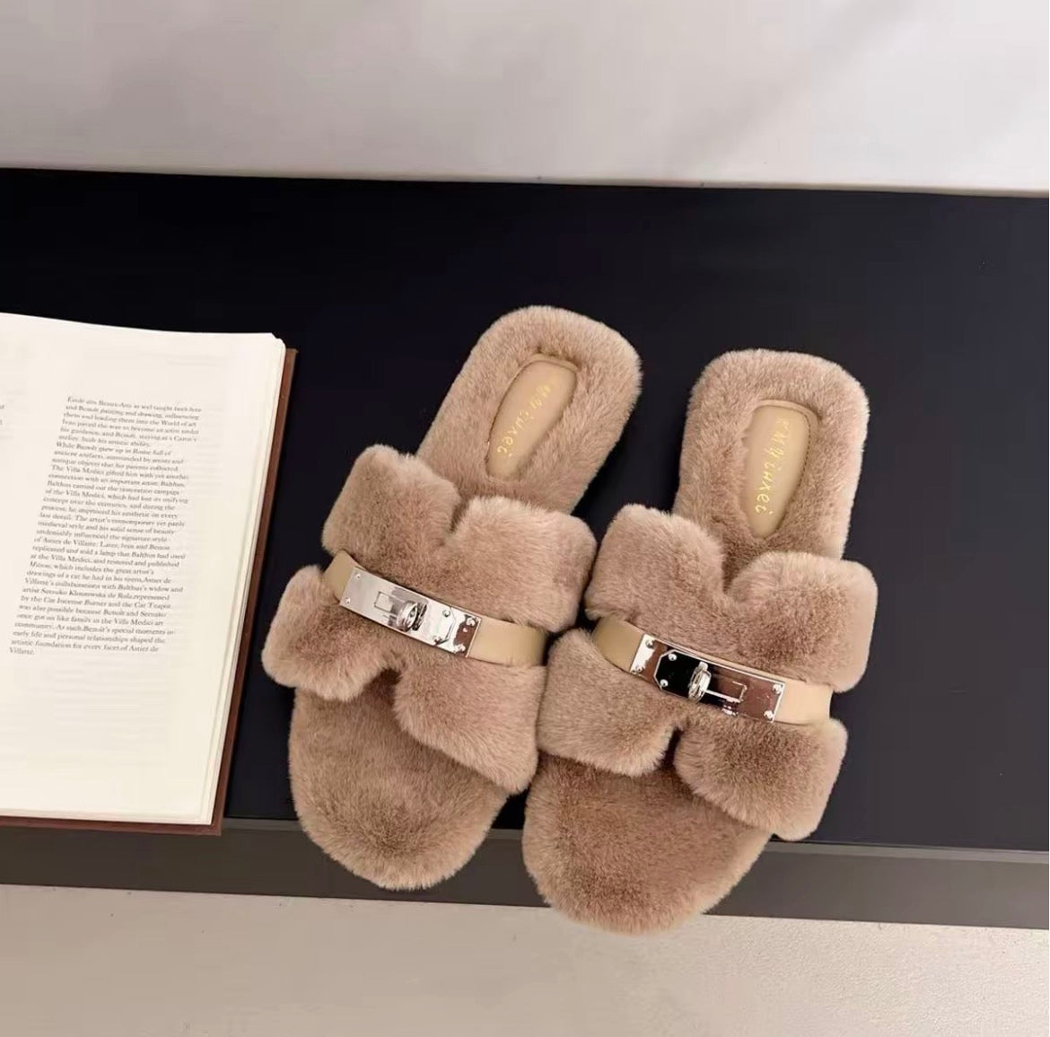 极简主义 金扣交叉毛毛一字拖 Minimalist Metal Buckle Criss-cross Faux Fur Slides