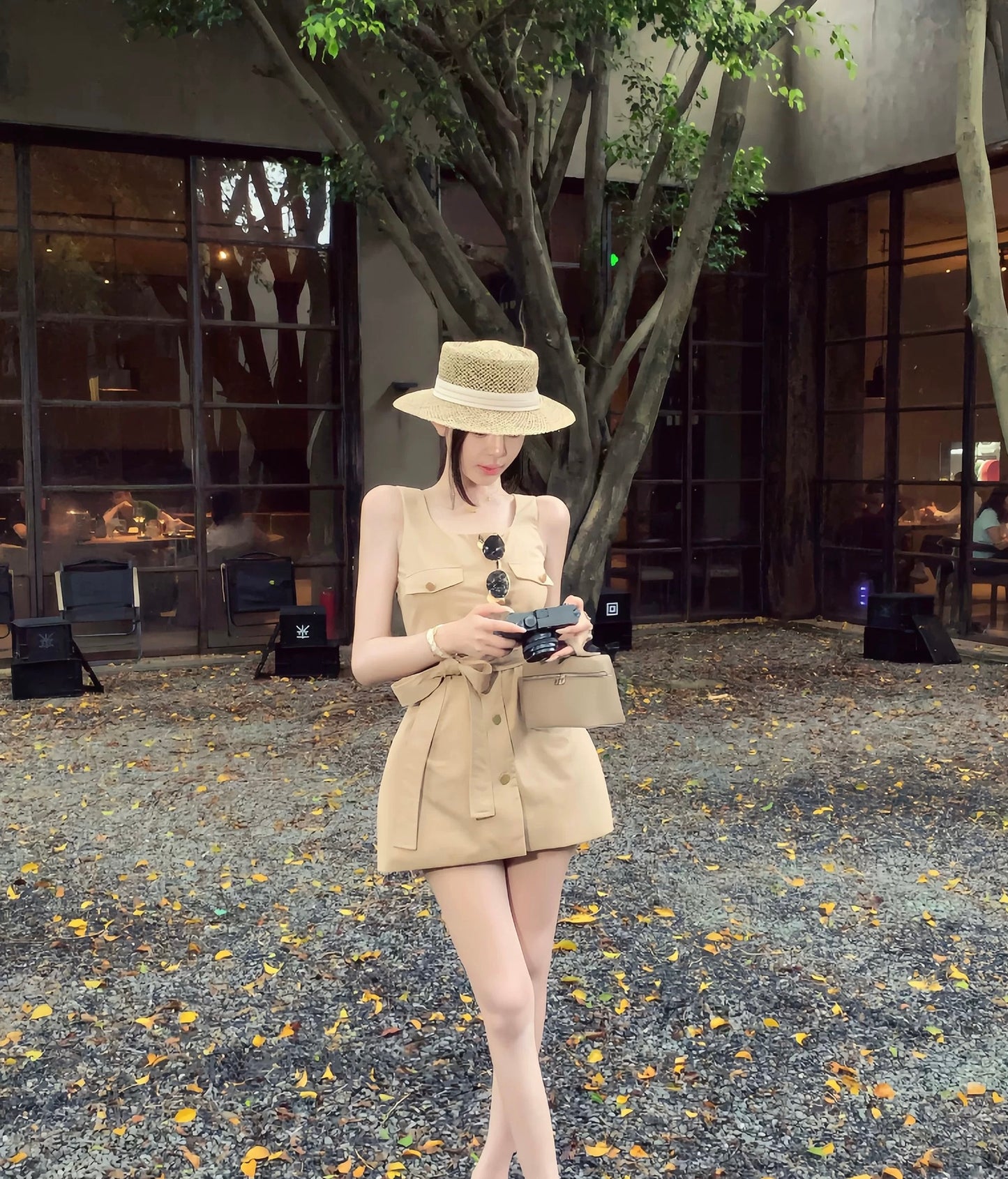 经典格调 气质风衣无袖连衣裙 Classic Style Sleeveless Trench Dress with Elegant Vibes