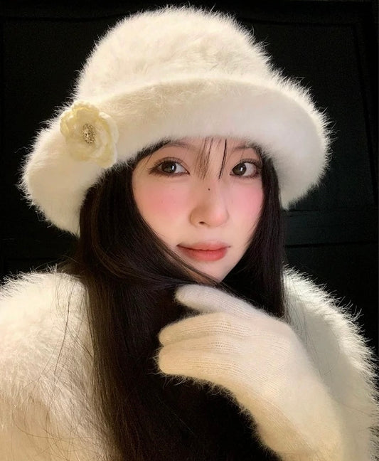 欧爵夫人 山茶花仿兔毛小香风卷边礼帽 Madame Oujue Camellia Faux Rabbit Fur Chanel-Inspired Rolled-Brim Hat