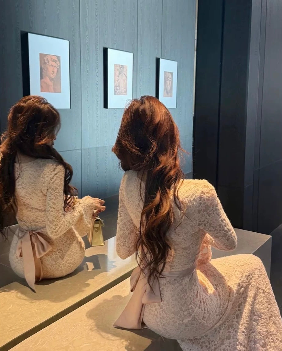 烟雨娇艳 法式蕾丝系带包臀鱼尾连衣裙 Mist-Kissed Elegance French Lace Lace-Up Bodycon Mermaid Dress