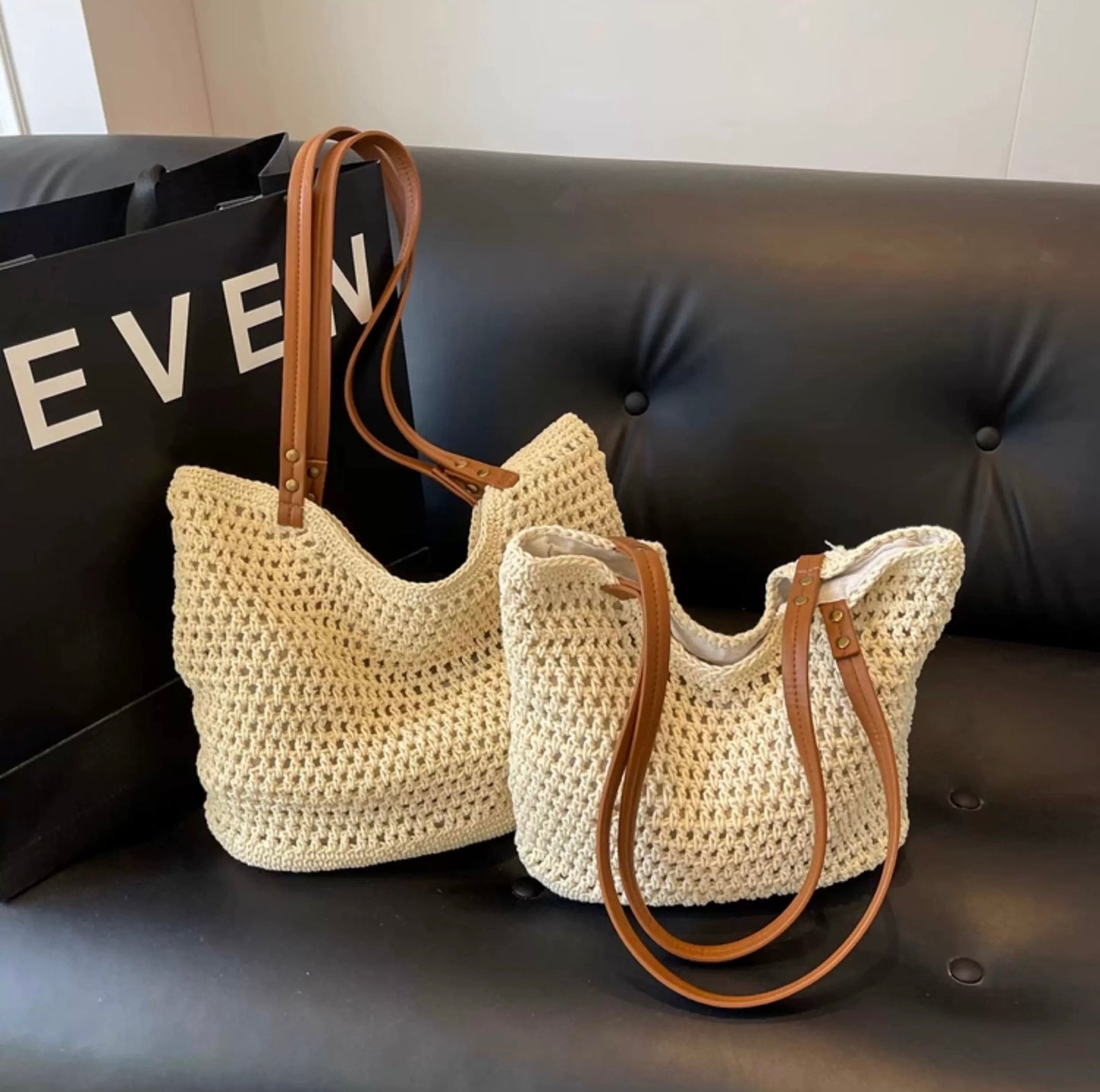 大容量编织包 沙滩度假首选包包  Large-Capacity Woven Bag — The Perfect Choice for Beach Vacations