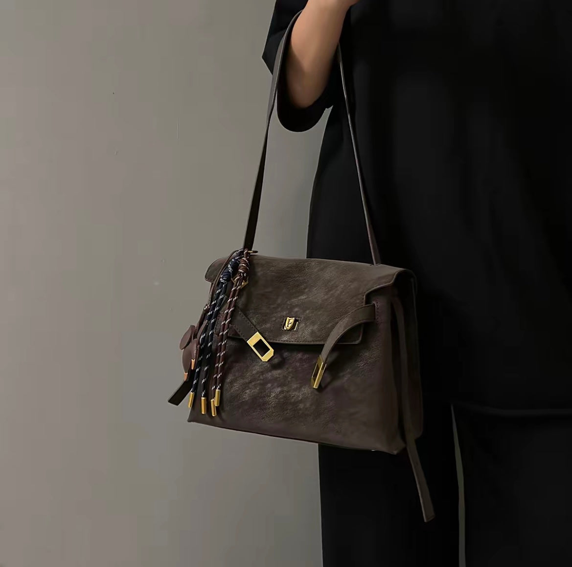 The Artisan Work-Tote Vintage Patina Leather Multi-Way Bag