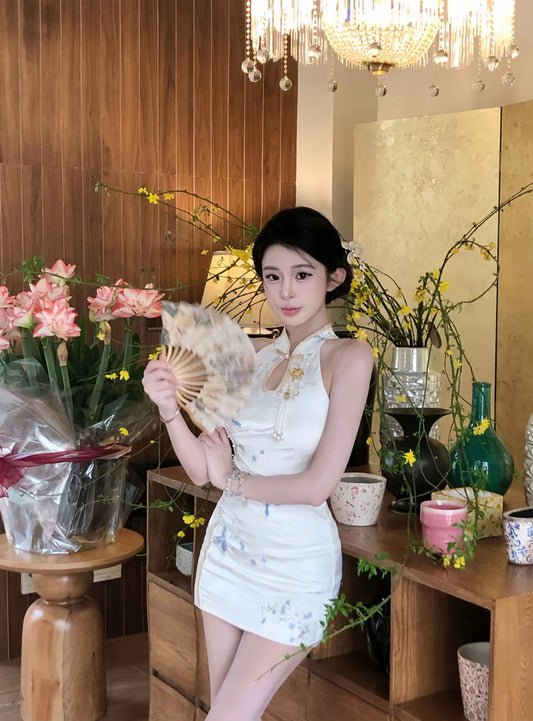烟雨如梦 气质挂脖短款旗袍 Misty Dream Halter Neck Short Qipao with Elegant Charm