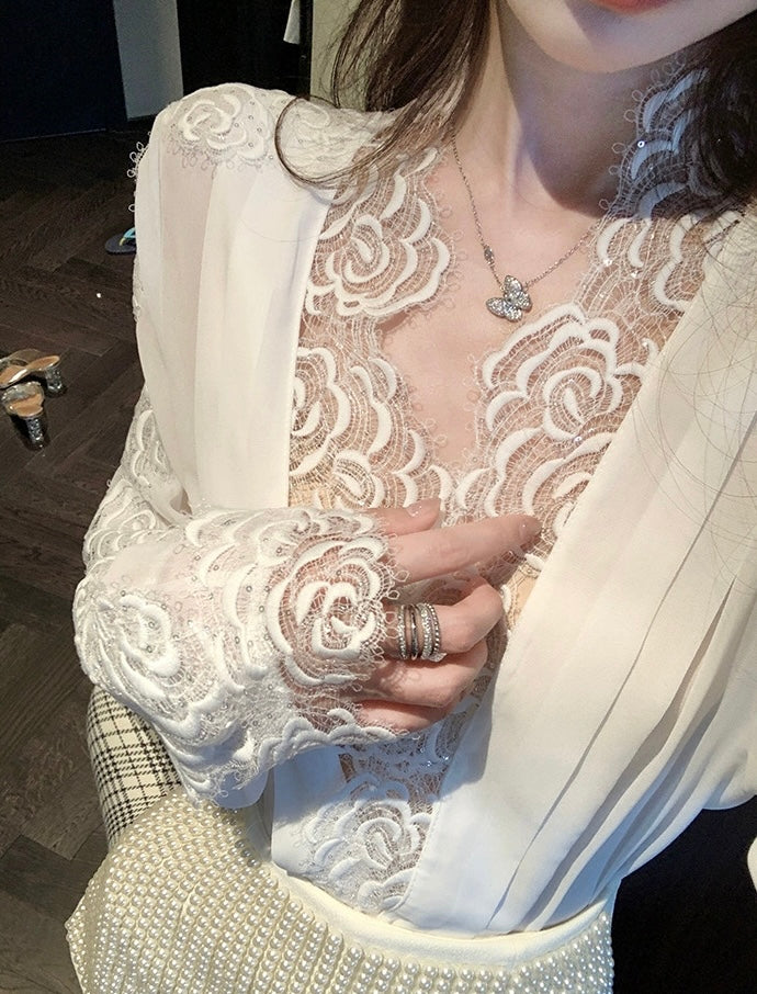 高智韩女 玫瑰蕾丝V领衬衫 Elegant Korean Style Rose Lace V-Neck Blouse