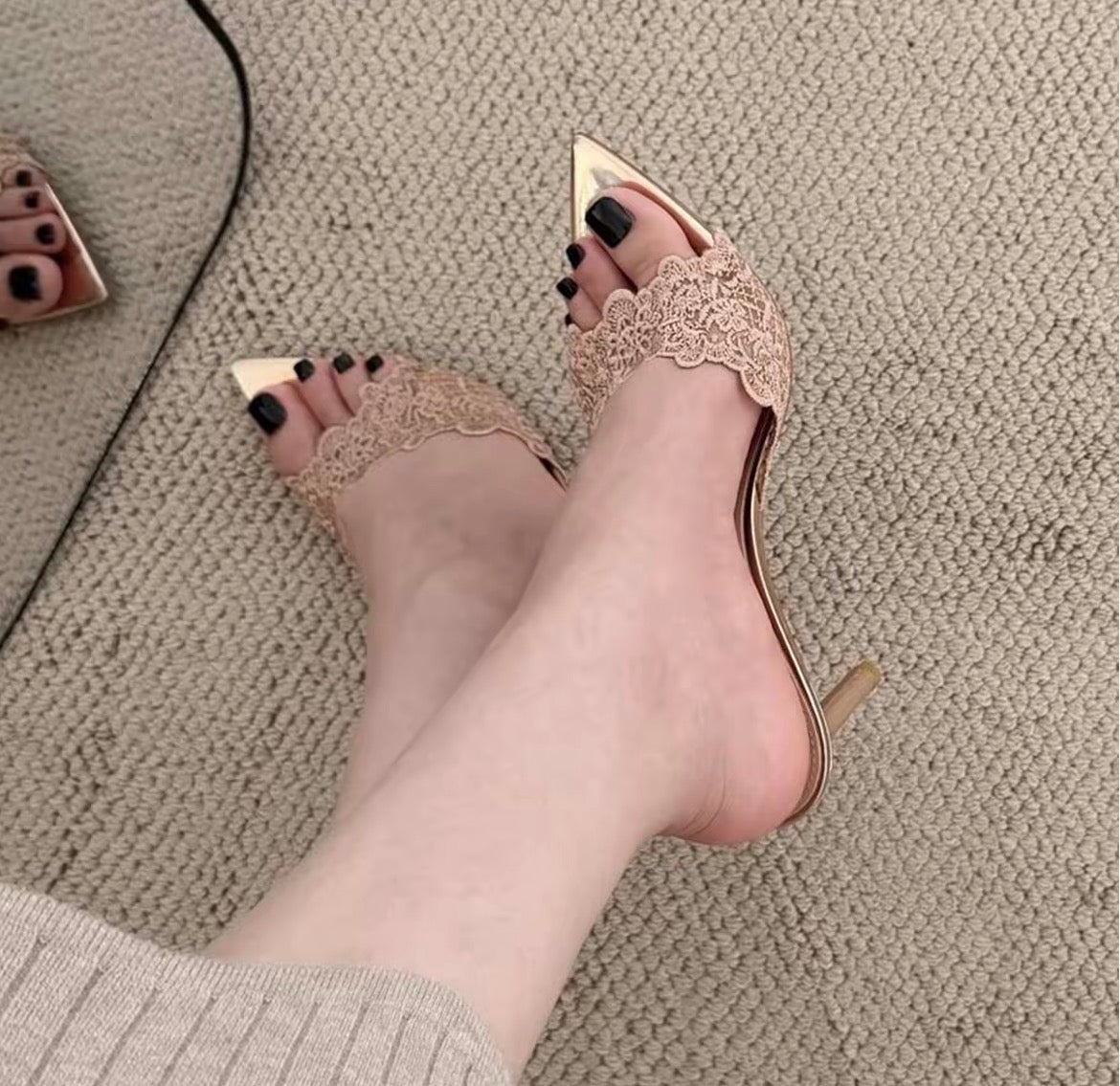 Chanson de France Lace Pointed-Toe Stiletto Heels