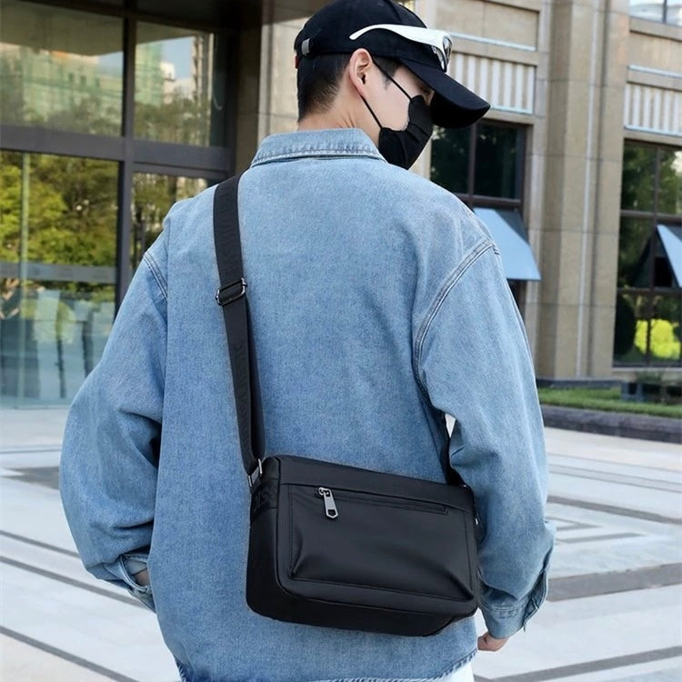 The Navigator Large Urban Messenger Bag