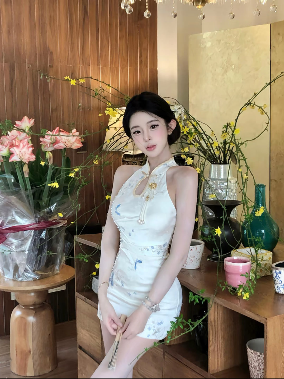 烟雨如梦 气质挂脖短款旗袍 Misty Dream Halter Neck Short Qipao with Elegant Charm