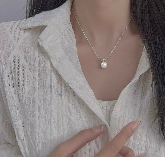 玉儿泪滴 珍珠小众轻奢气质锁骨项链 Yuer Teardrop – Elegant Niche Pearl Luxe Collarbone Necklace