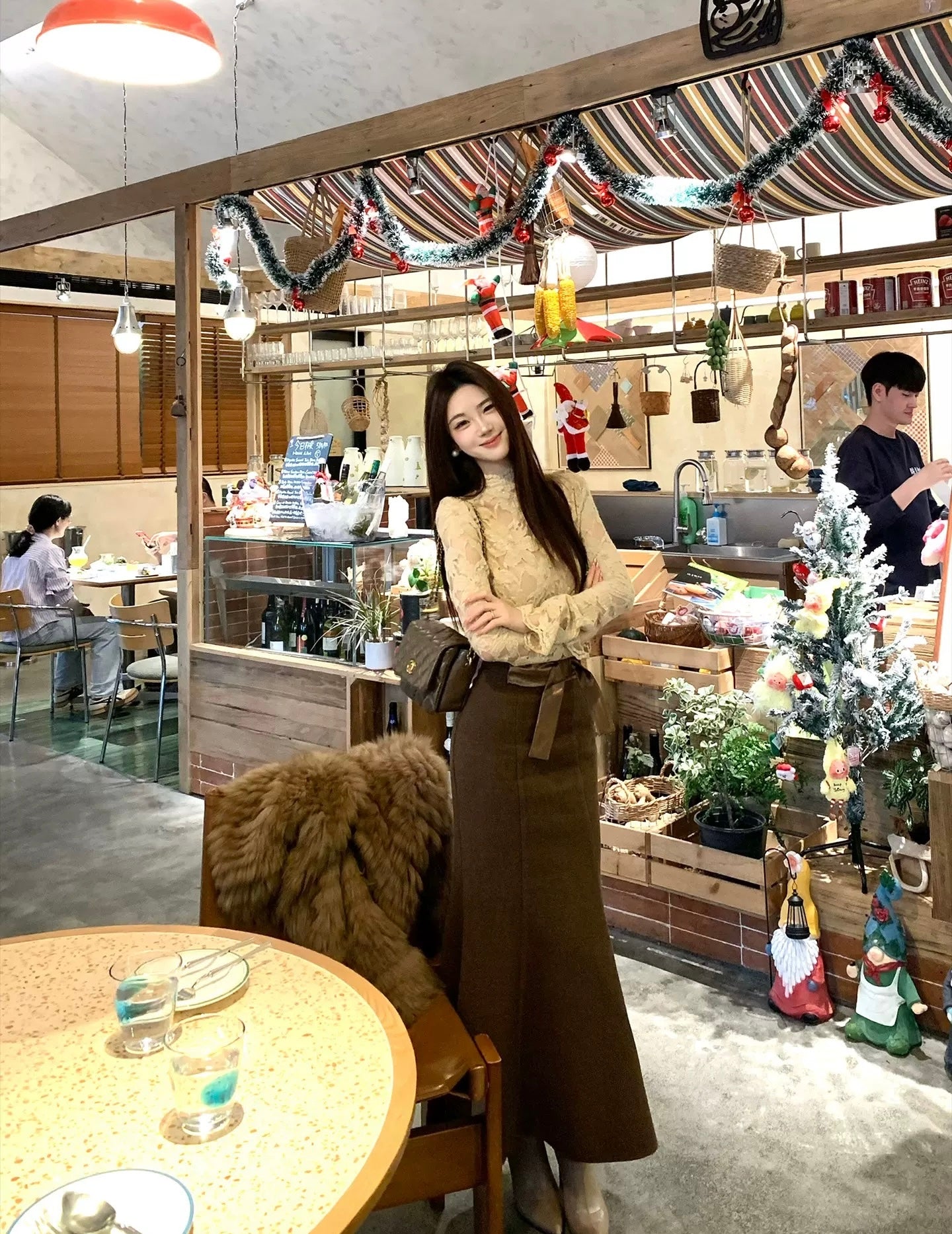 焦糖栗影 Chestnut Glow Skin-Friendly Lace Base Top & High-Waist Skirt Set