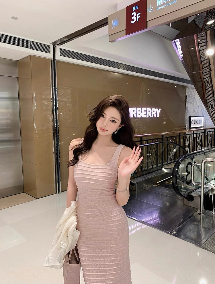 粉色太阳 肌理感收腰连衣裙 Pink Sun Textured Cinched-Waist Dress