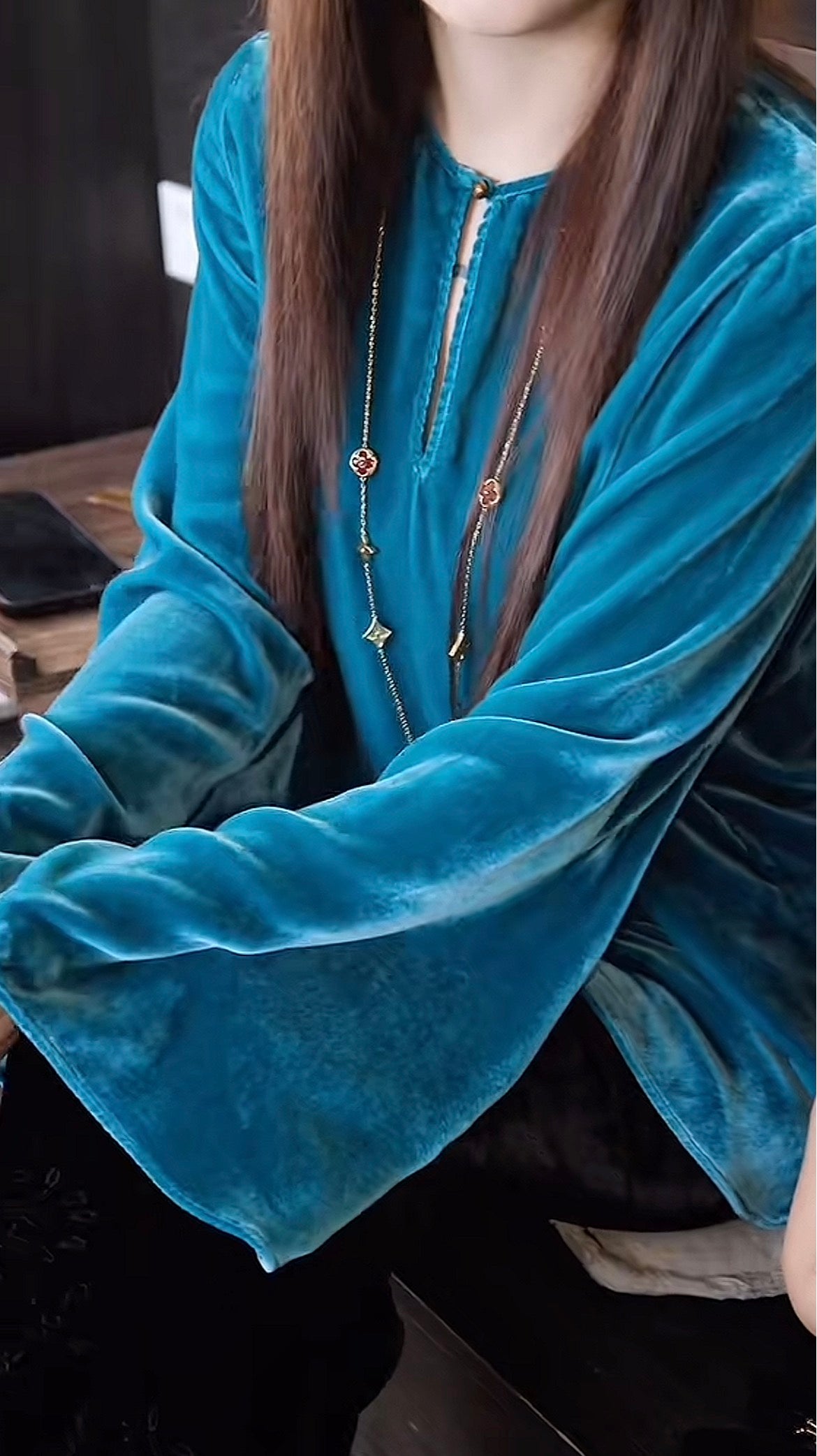 青玉案 新中式国风高级感金丝绒长袖上衣 Green Jade · New Chinese-Style Gold-Velvet Long-Sleeve Top