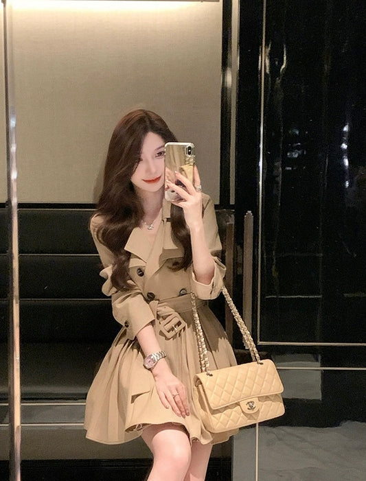 厅里厅气 秋冬性感风衣连衣裙 Elegant and Chic Autumn Trench Coat Dress with a Sexy Touch