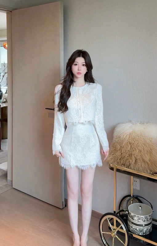 伊贝蒂套装 气质蕾丝上衣+短裙套装 Ebetti Set – Elegant Lace Top and Mini Skirt Outfit