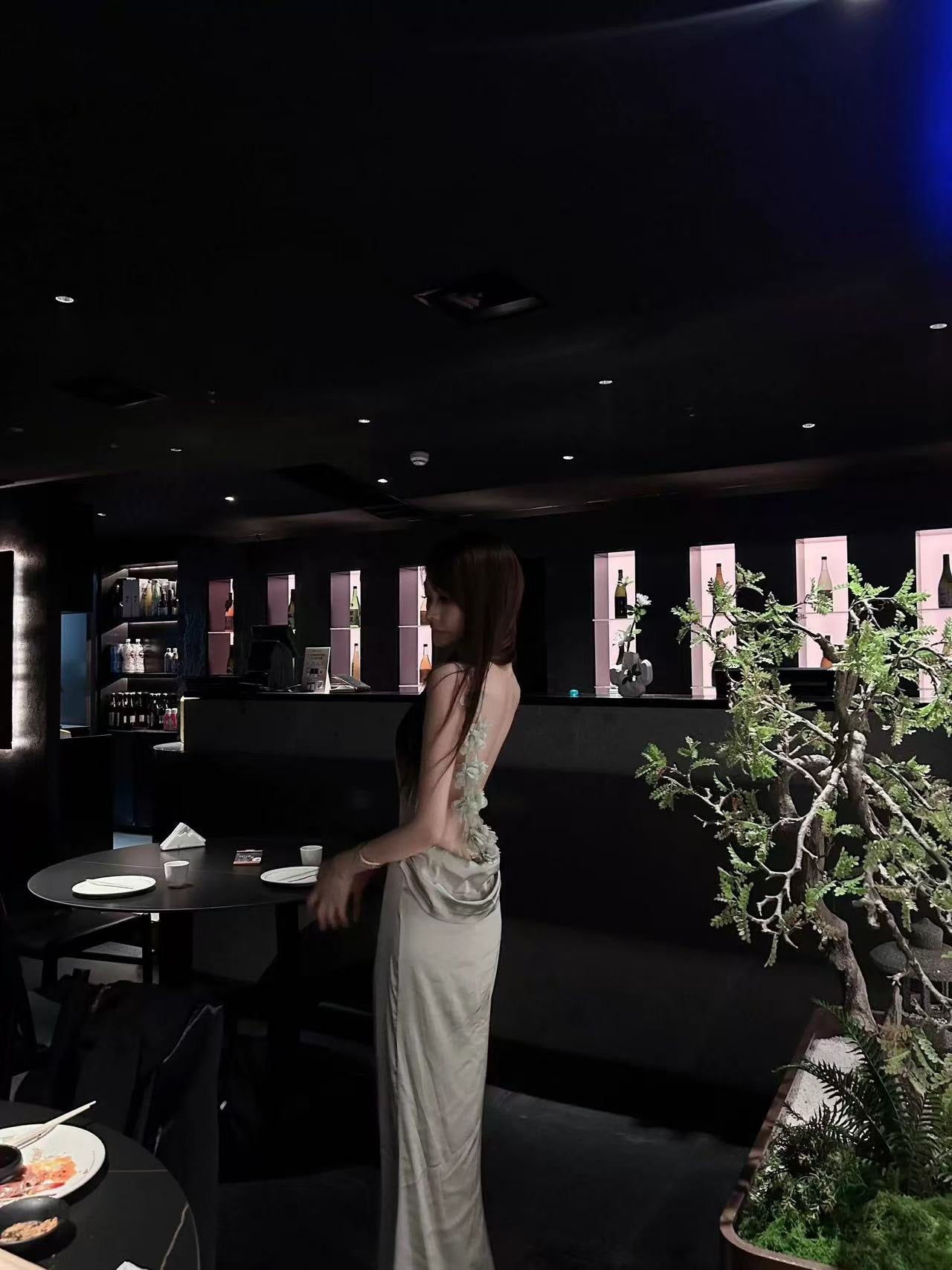 蓝色花语 纯欲性感露背连衣裙 Blue Floral Whisper Pure-Desire Backless Dress