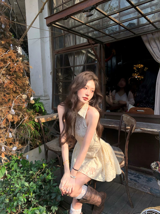 奶绒陷阱 气质挂脖蕾丝连衣裙 Milky Soft Trap Elegant Halter Lace Dress