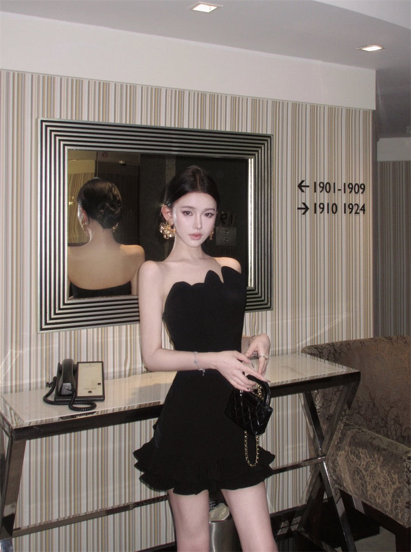 墨色邀约 不规则黑色掐腰晚宴短款连衣裙 Ink Invitation Asymmetrical Black Waist-Cinched Evening Mini Dress