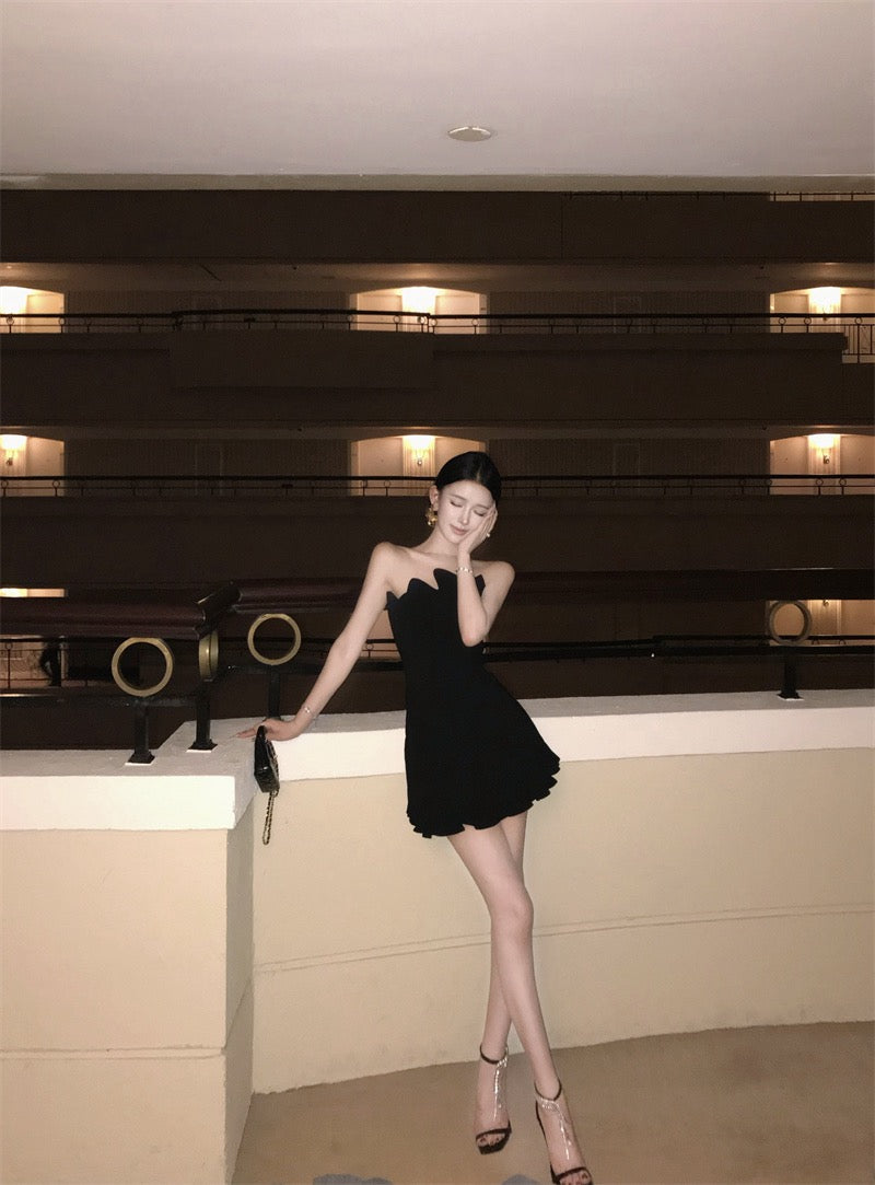 墨色邀约 不规则黑色掐腰晚宴短款连衣裙 Ink Invitation Asymmetrical Black Waist-Cinched Evening Mini Dress