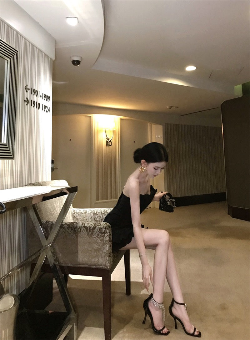 墨色邀约 不规则黑色掐腰晚宴短款连衣裙 Ink Invitation Asymmetrical Black Waist-Cinched Evening Mini Dress