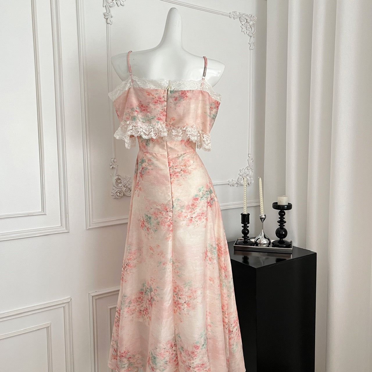 晨曦沁芳 气质浪漫碎花连衣裙 Morning Dew Floral Dress – Elegant & Romantic Style