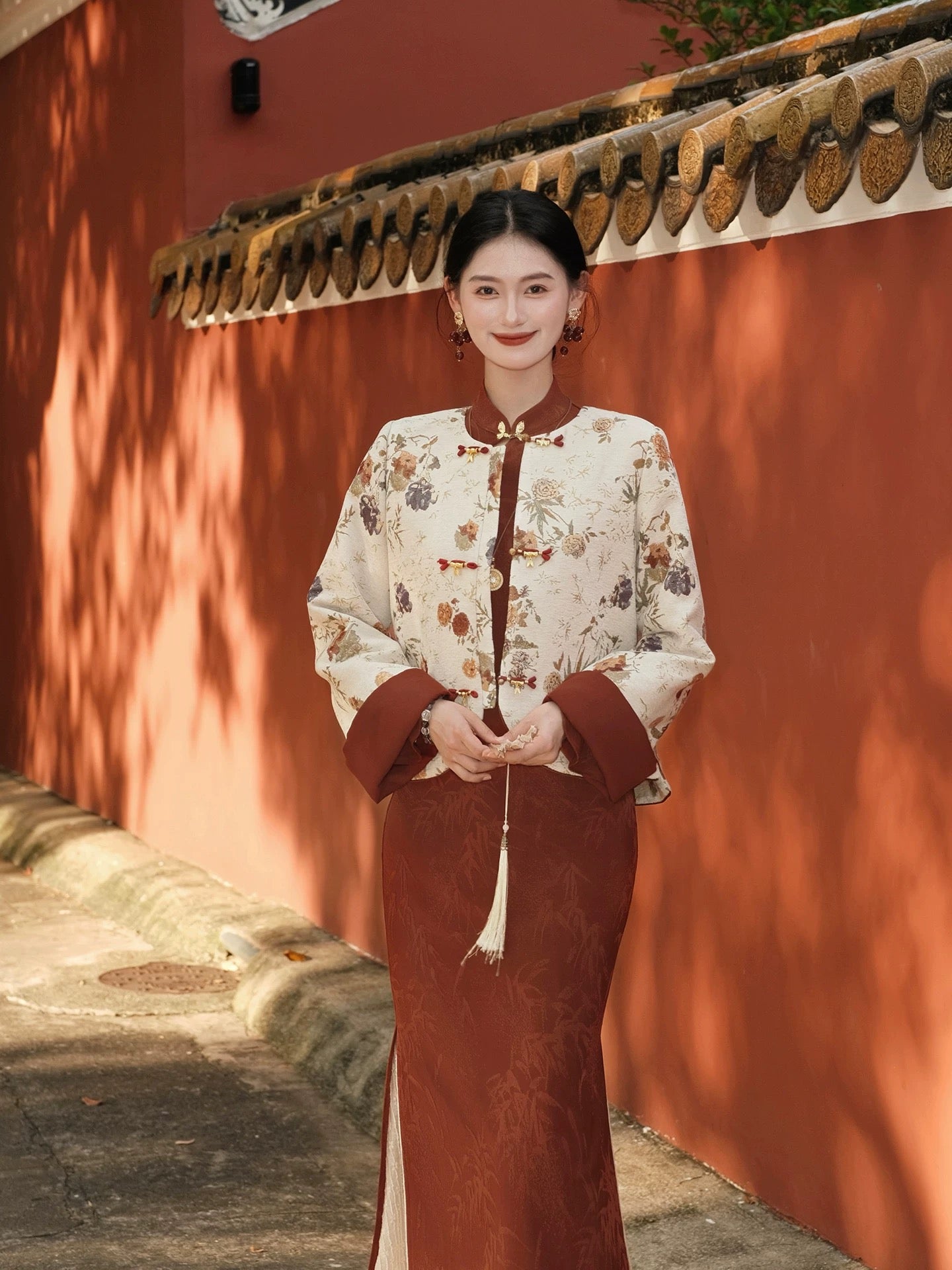 楚茜坊 新中式提花织金外套&旗袍 Chuxifang New Chinese-Style Gold-Jacquard Jacket & Qipao