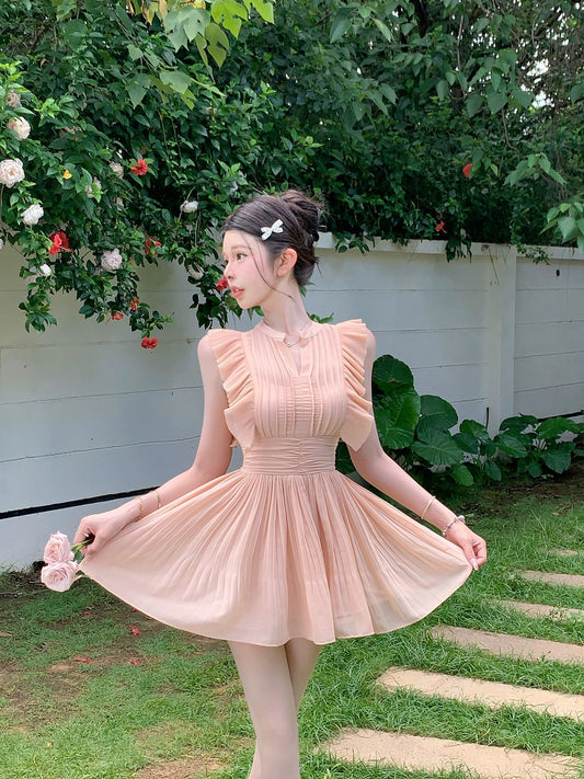 天鹅苏雪 雪纺无袖粉色温柔连衣裙 Swan Su Xue – Sleeveless Pink Chiffon Dress with Soft Elegance