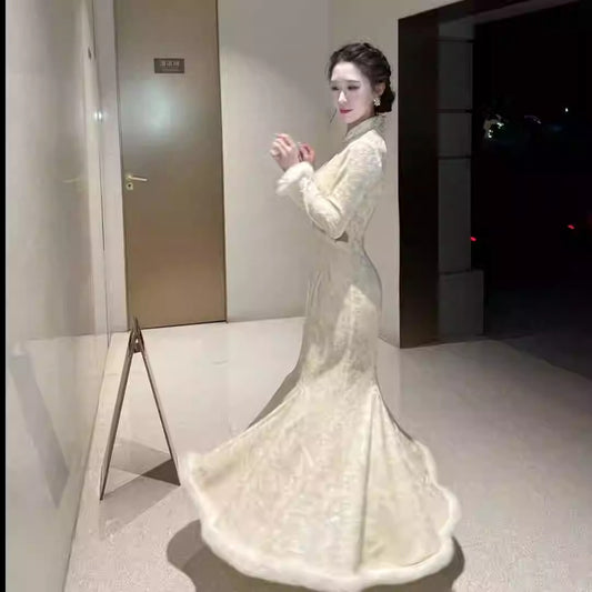 步步生莲 秋冬刺绣鱼尾丝绒旗袍 Blooming Lotus - Velvet Embroidered Mermaid Qipao