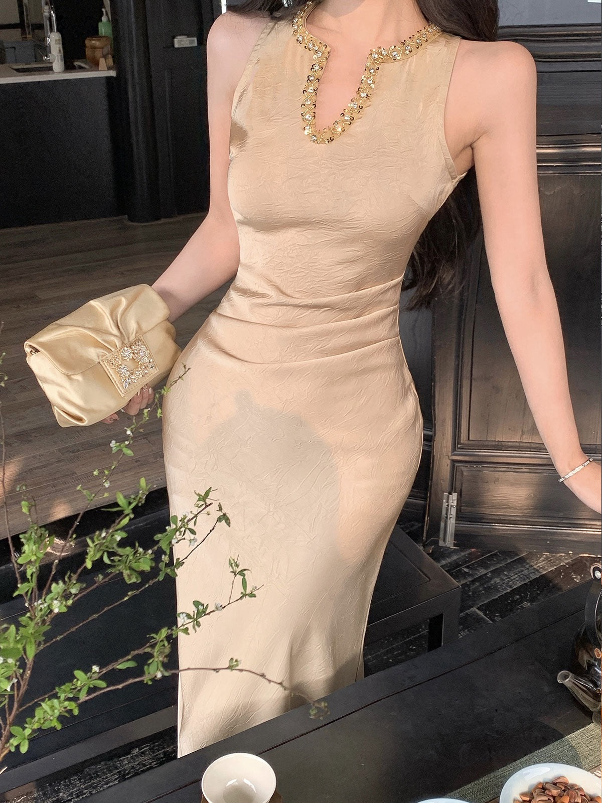 富豪女人 奢华贵气感亮片钉珠礼服长裙 Wealthy Woman Luxurious Sequin & Beaded Evening Gown