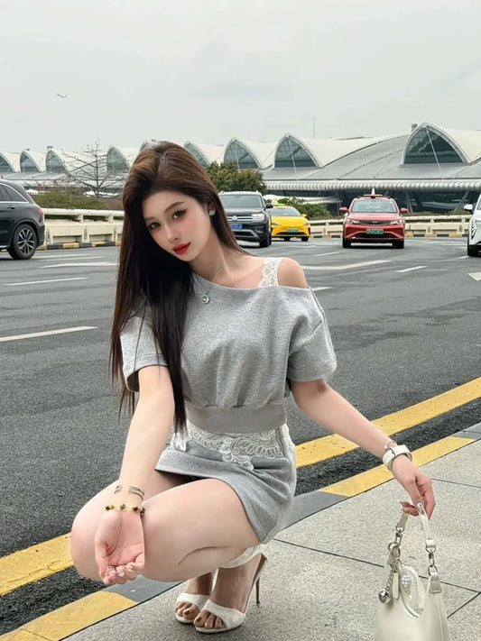 蕾影时光 松弛感蕾丝上衣半裙休闲套装 Lace Whisper Set – Relaxed-Fit Lace Top and Skirt Casual Outfit