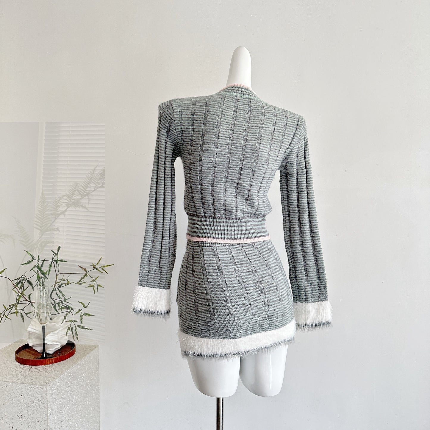 蓝花楹 宽松拼接纱线毛感针织上衣+半裙套装 Jacaranda Loose-Fit Fuzzy Knit Top and Skirt Set