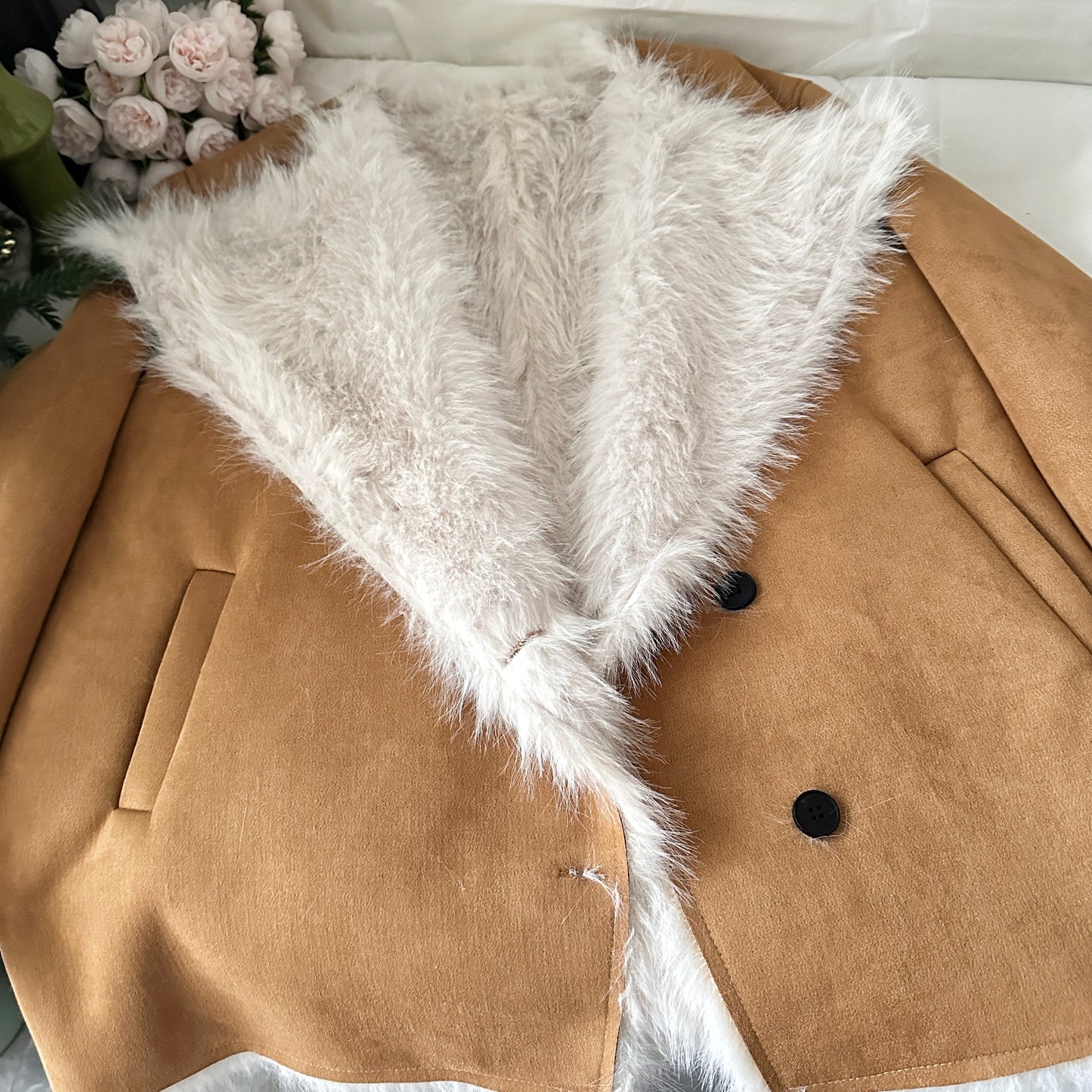 旧日咖啡馆 韩系皮草大翻领仿麂皮绒大衣 Old Days Café Korean-Style Faux Fur Wide-Collar Suede Coat