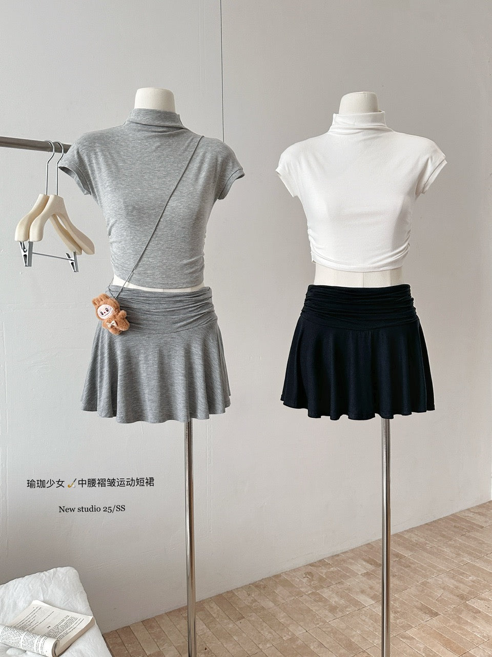 瑜珈少女 中腰褶皱运动百搭A字半裙 Yoga Girl Mid-Rise Ruched Versatile A-Line Sports Skirt