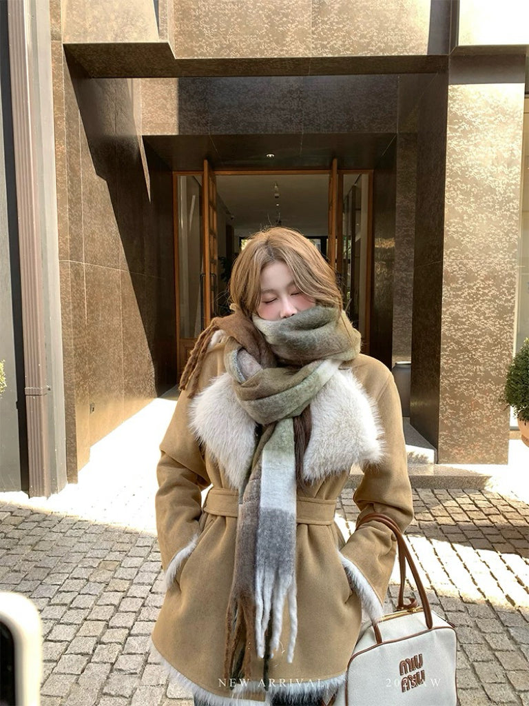 旧日咖啡馆 韩系皮草大翻领仿麂皮绒大衣 Old Days Café Korean-Style Faux Fur Wide-Collar Suede Coat