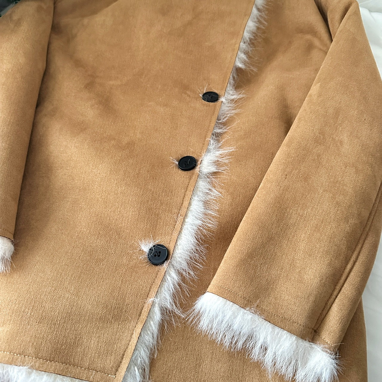 旧日咖啡馆 韩系皮草大翻领仿麂皮绒大衣 Old Days Café Korean-Style Faux Fur Wide-Collar Suede Coat