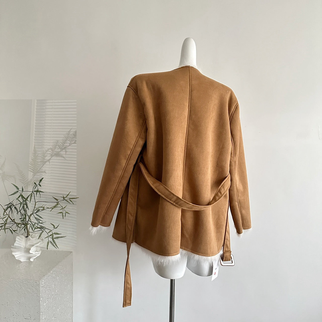 旧日咖啡馆 韩系皮草大翻领仿麂皮绒大衣 Old Days Café Korean-Style Faux Fur Wide-Collar Suede Coat