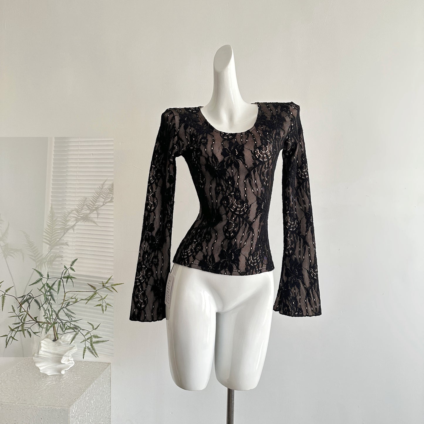 浮雕蕾丝 自发热蕾丝女秋冬内搭打底上衣 Embossed Lace Self-Heating Long-Sleeve Women’s Autumn/Winter Base Layer Top