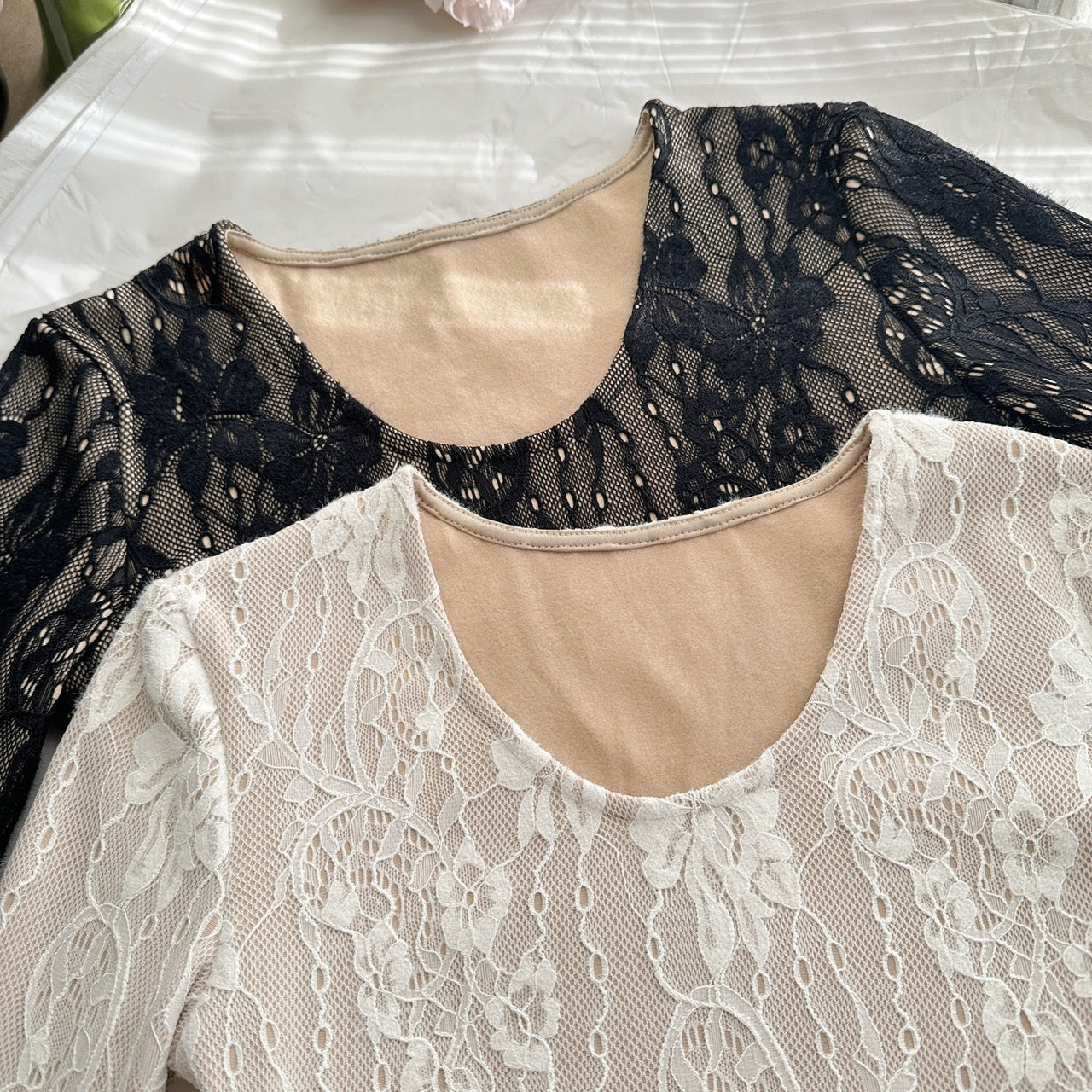 浮雕蕾丝 自发热蕾丝女秋冬内搭打底上衣 Embossed Lace Self-Heating Long-Sleeve Women’s Autumn/Winter Base Layer Top