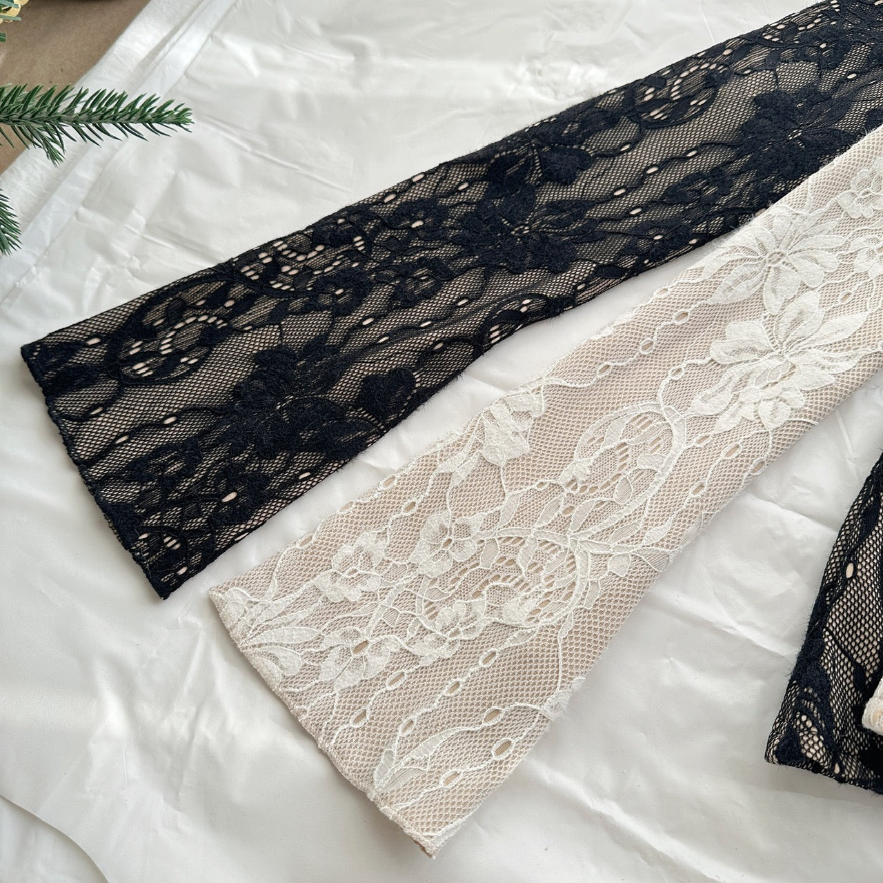 浮雕蕾丝 自发热蕾丝女秋冬内搭打底上衣 Embossed Lace Self-Heating Long-Sleeve Women’s Autumn/Winter Base Layer Top