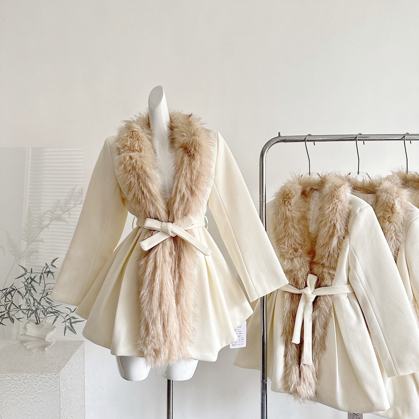 西棠佳人 小说女主感仿皮草收腰连衣裙大衣 Xitang Beauty Novel-Inspired Faux Fur Waist-Defined Dress Coat