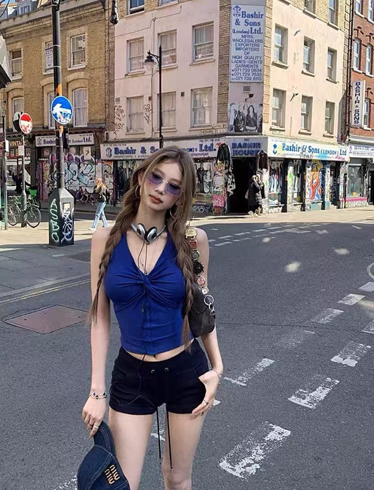 热辣buff 设计感V领扭结无袖上衣 Hot & Stylish V-Neck Twist Sleeveless Top