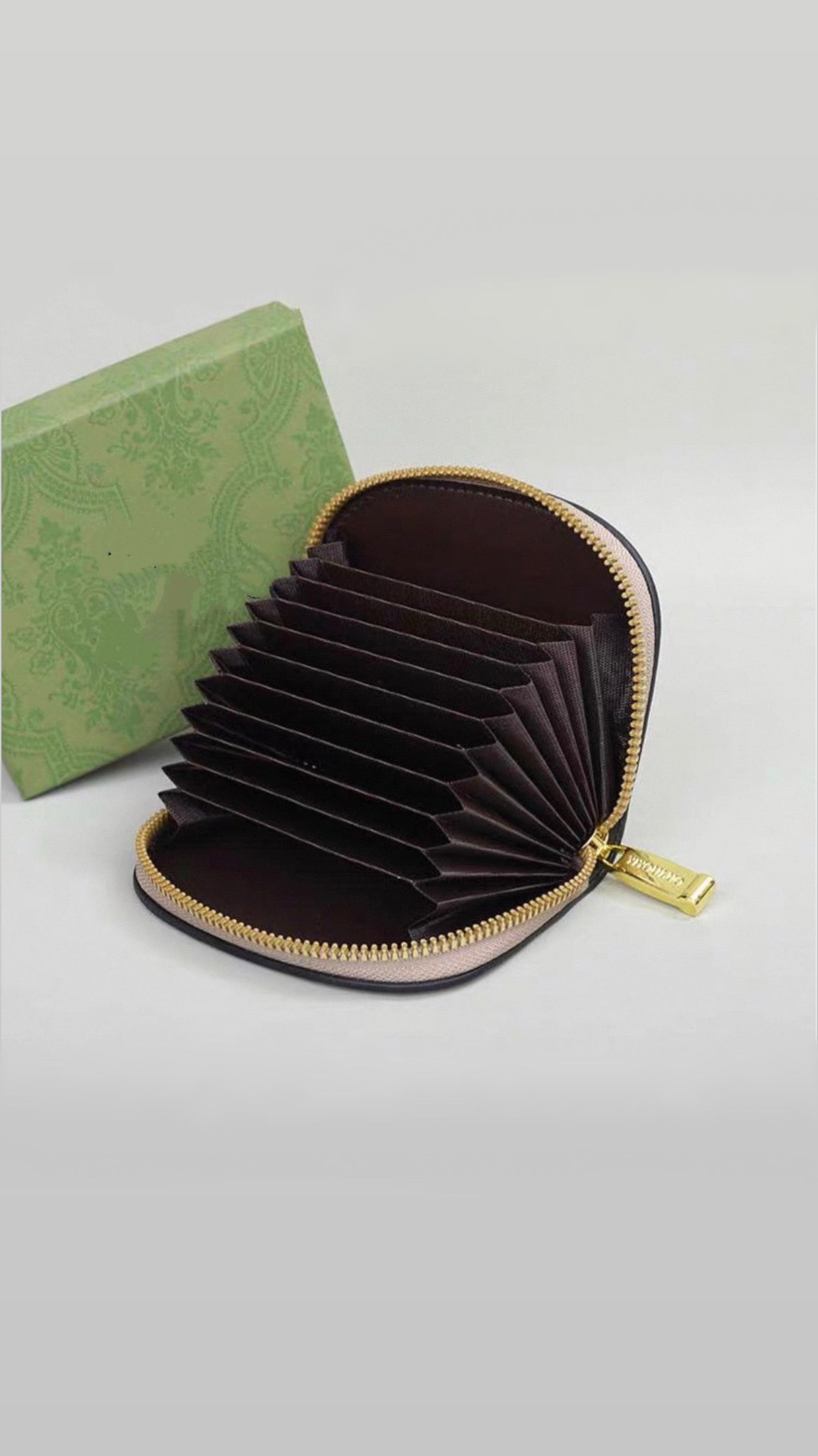 Mono-Vault Minimalist Multi-Slot Mini Wallet