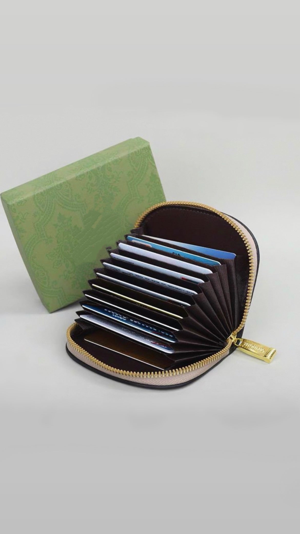 Mono-Vault Minimalist Multi-Slot Mini Wallet