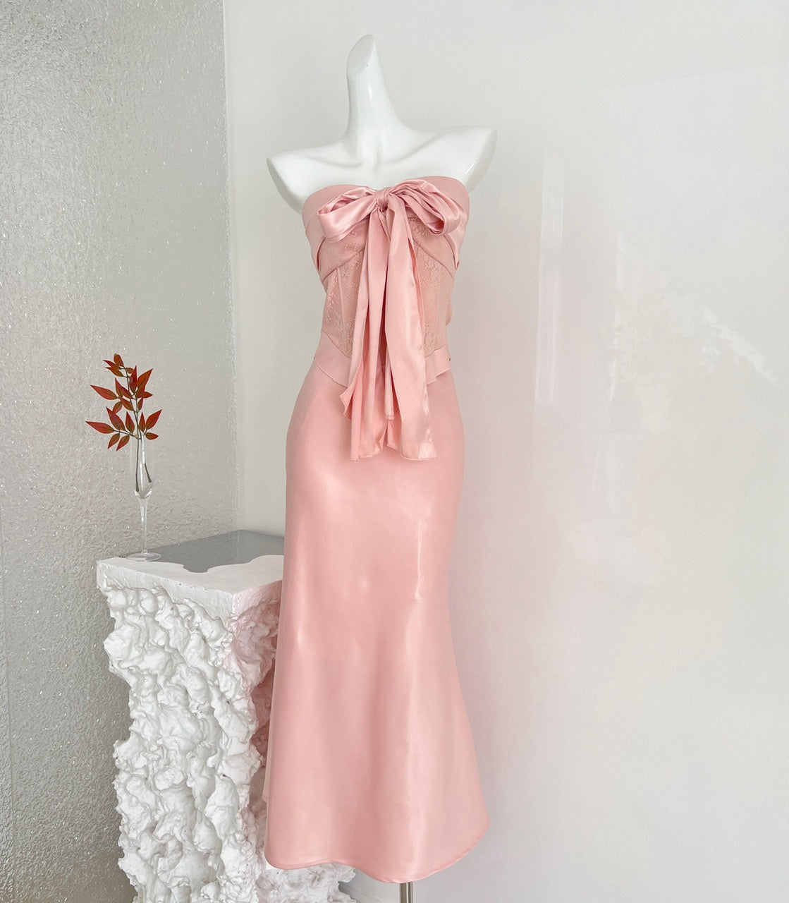 贵货-莉莉丝 蕾丝鱼骨蝴蝶结抹胸高腰锻面鱼尾半裙套装 Premium Design Lace Corset-Style Strapless Satin Mermaid Skirt Set with Bow Detail